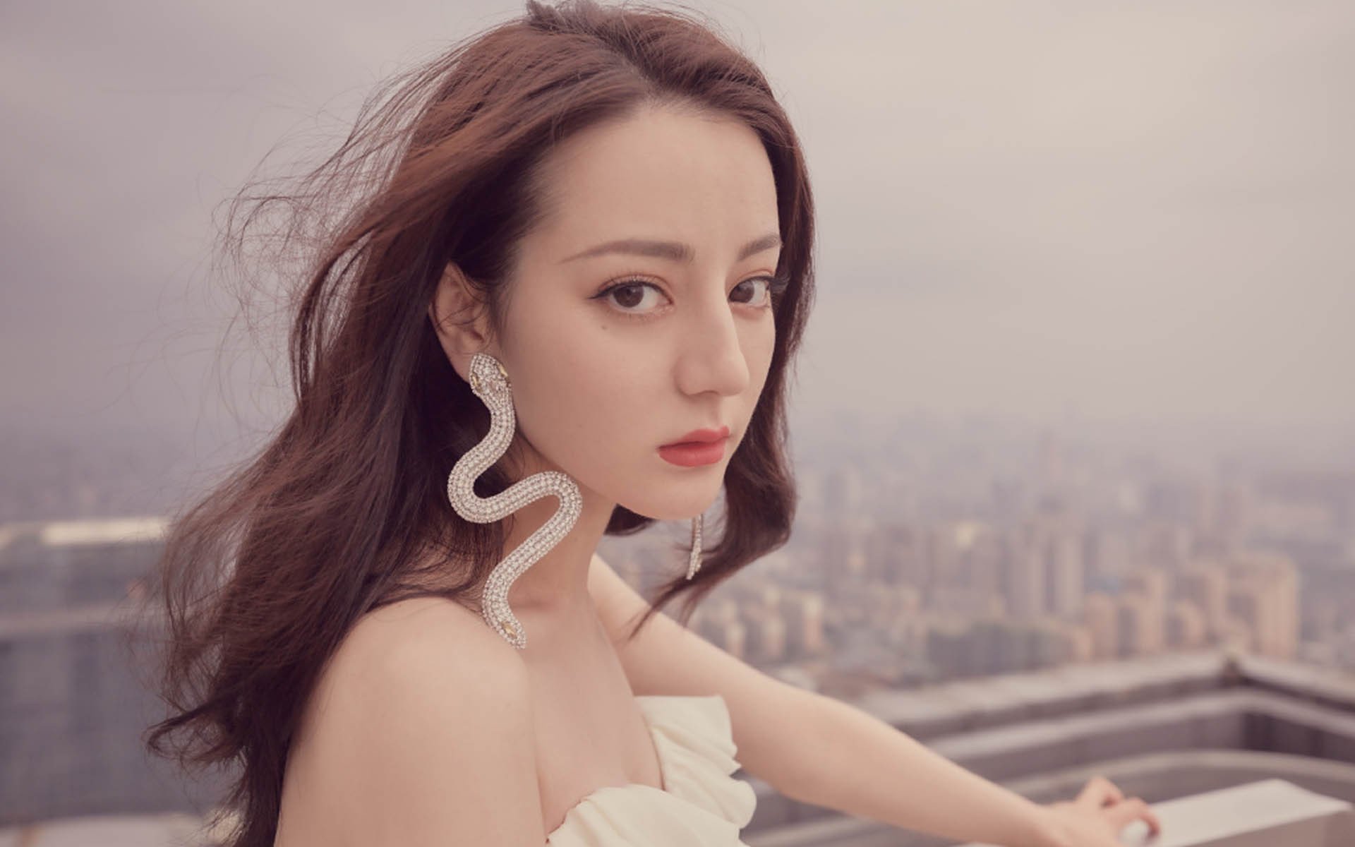 “联赛积分榜大洗牌，谁能挺进季后赛？最新动态速递”，联赛积分规则