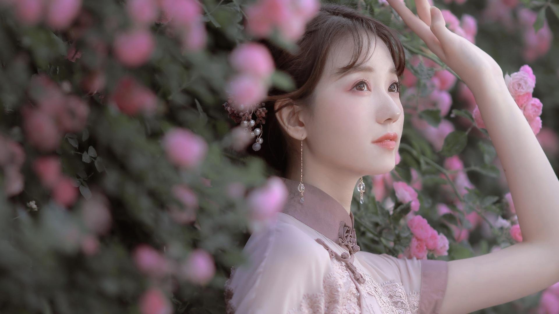 法甲球迷活动丰富多彩，现场氛围火爆，法甲球迷入场