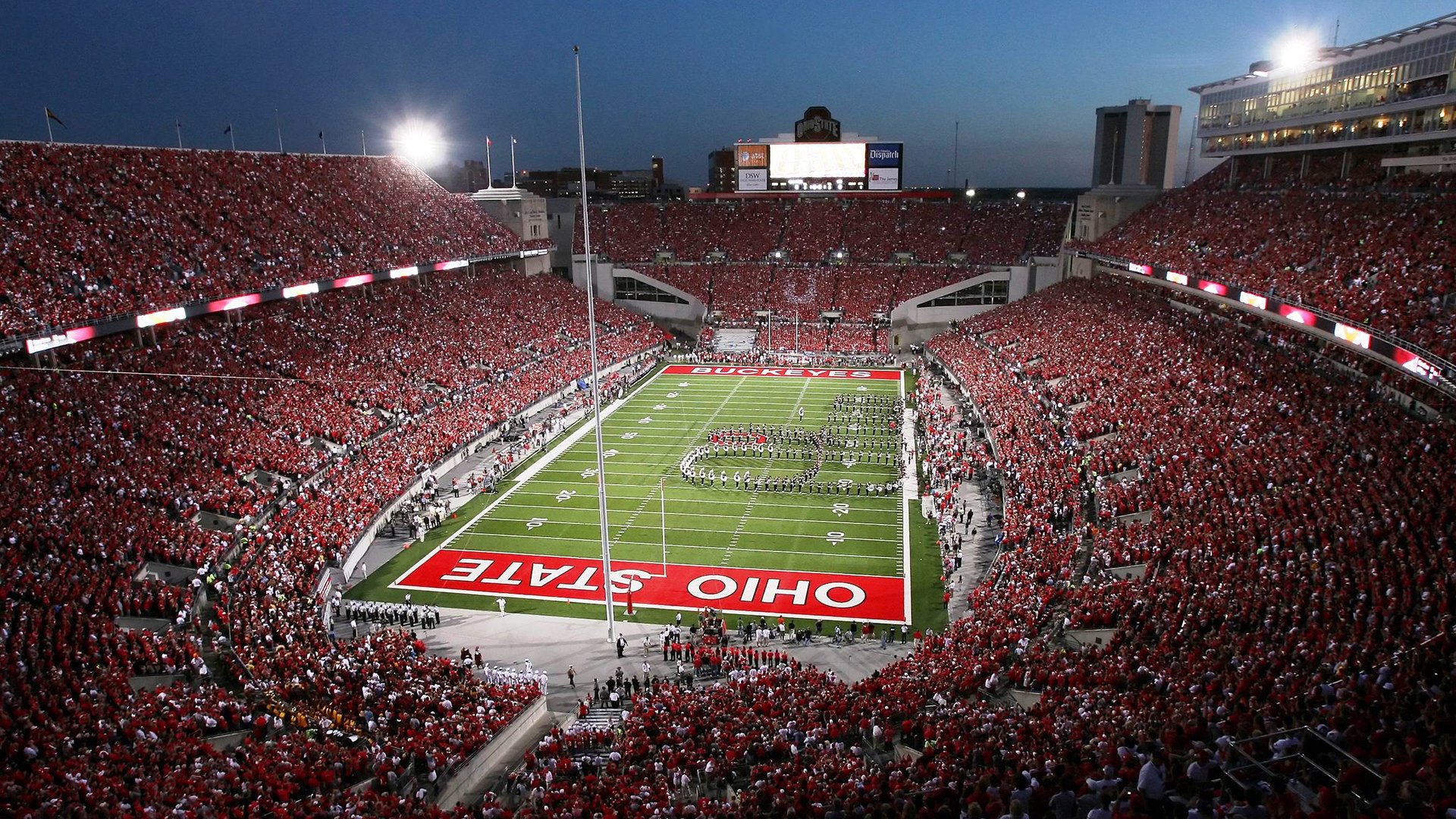 _泉水越野跑：水润身体，净化心灵_，骑行在泉水小镇下坡有点陡